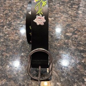 Women’s Black w Pink Embroidered Flowers and Silver Buckle

Total Length 44 1/2”